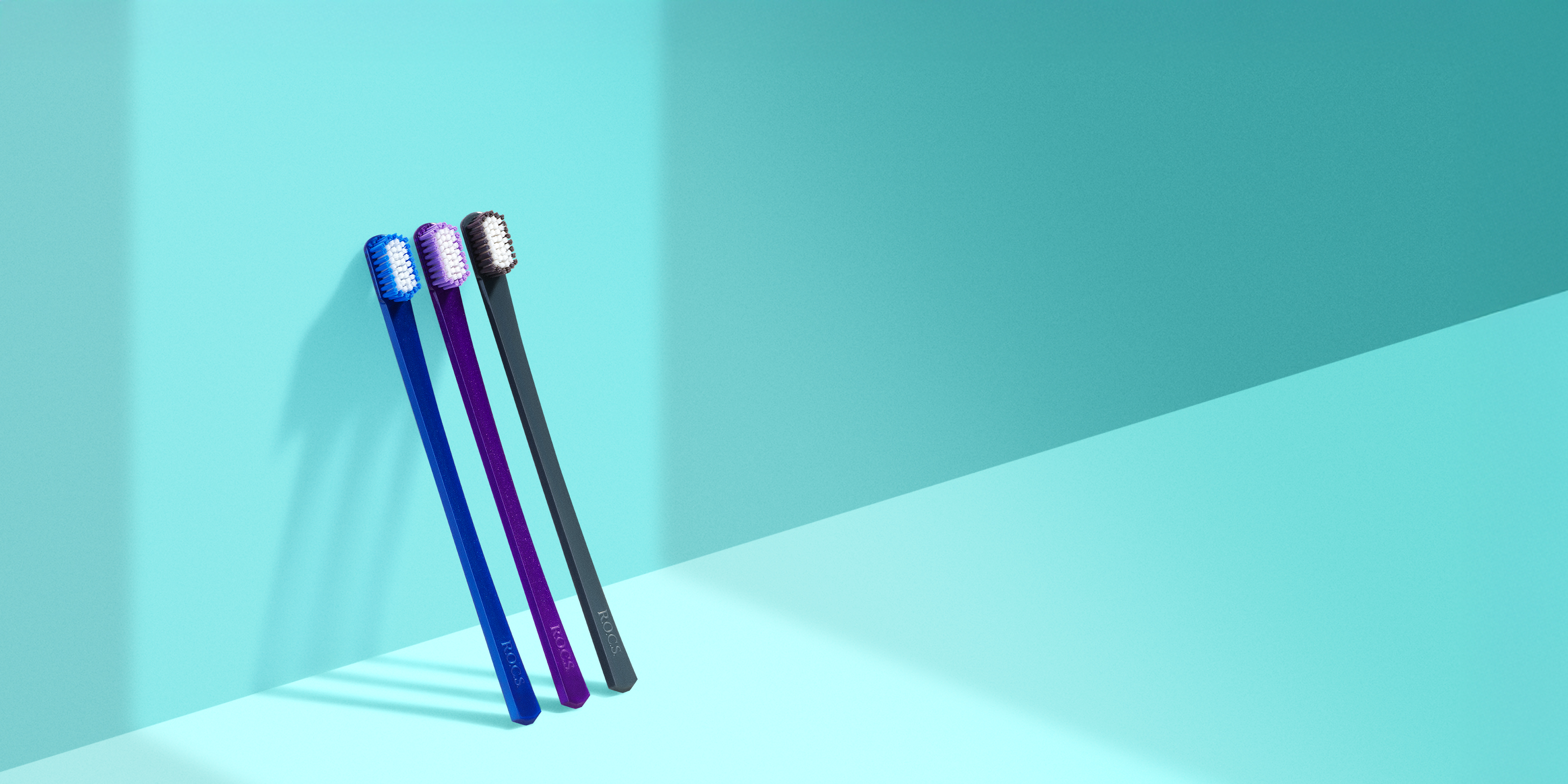 Зубная щетка R.O.C.S. PRO WHITENING