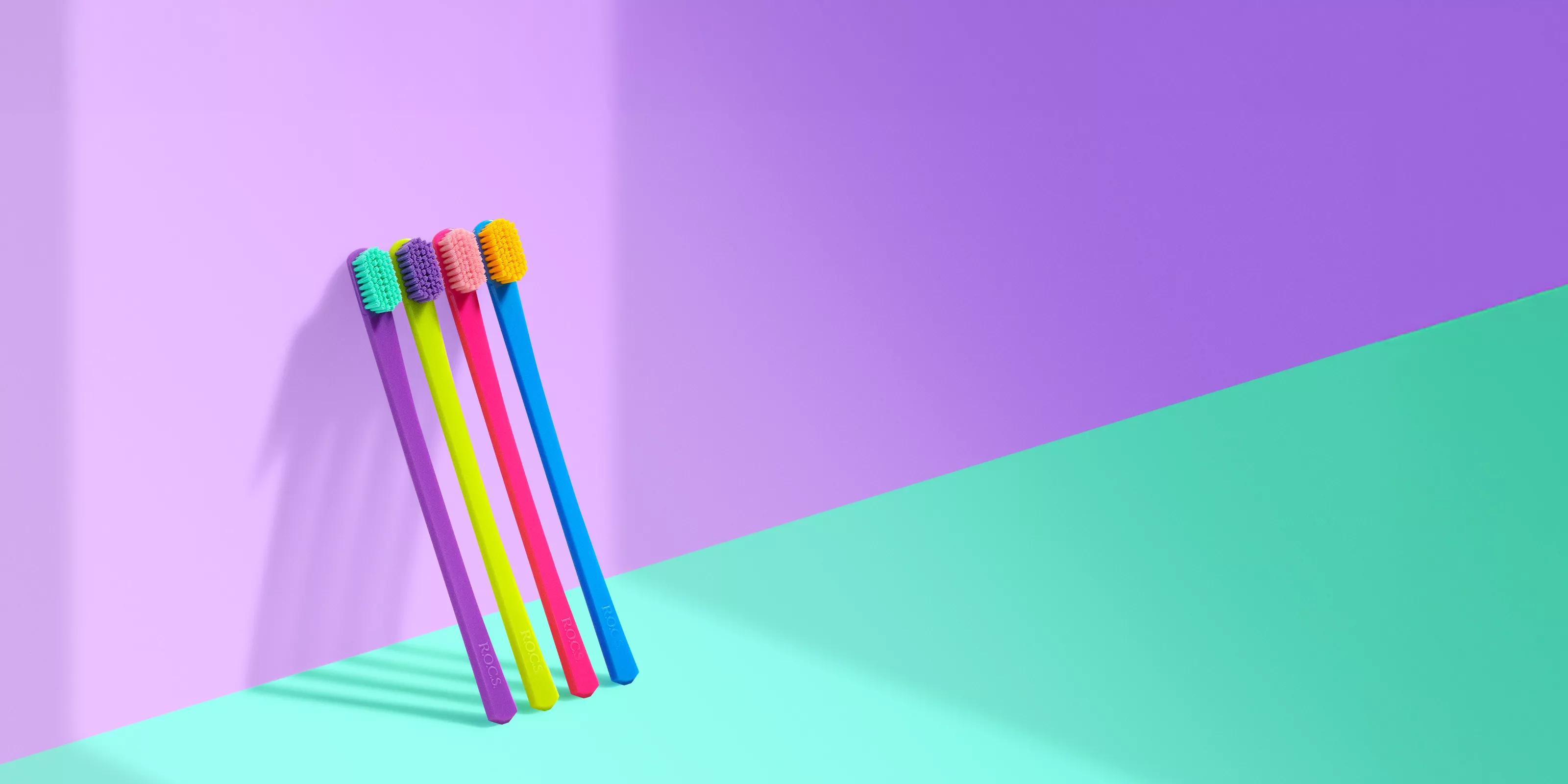 Зубная щетка R.O.C.S. PRO COLORS